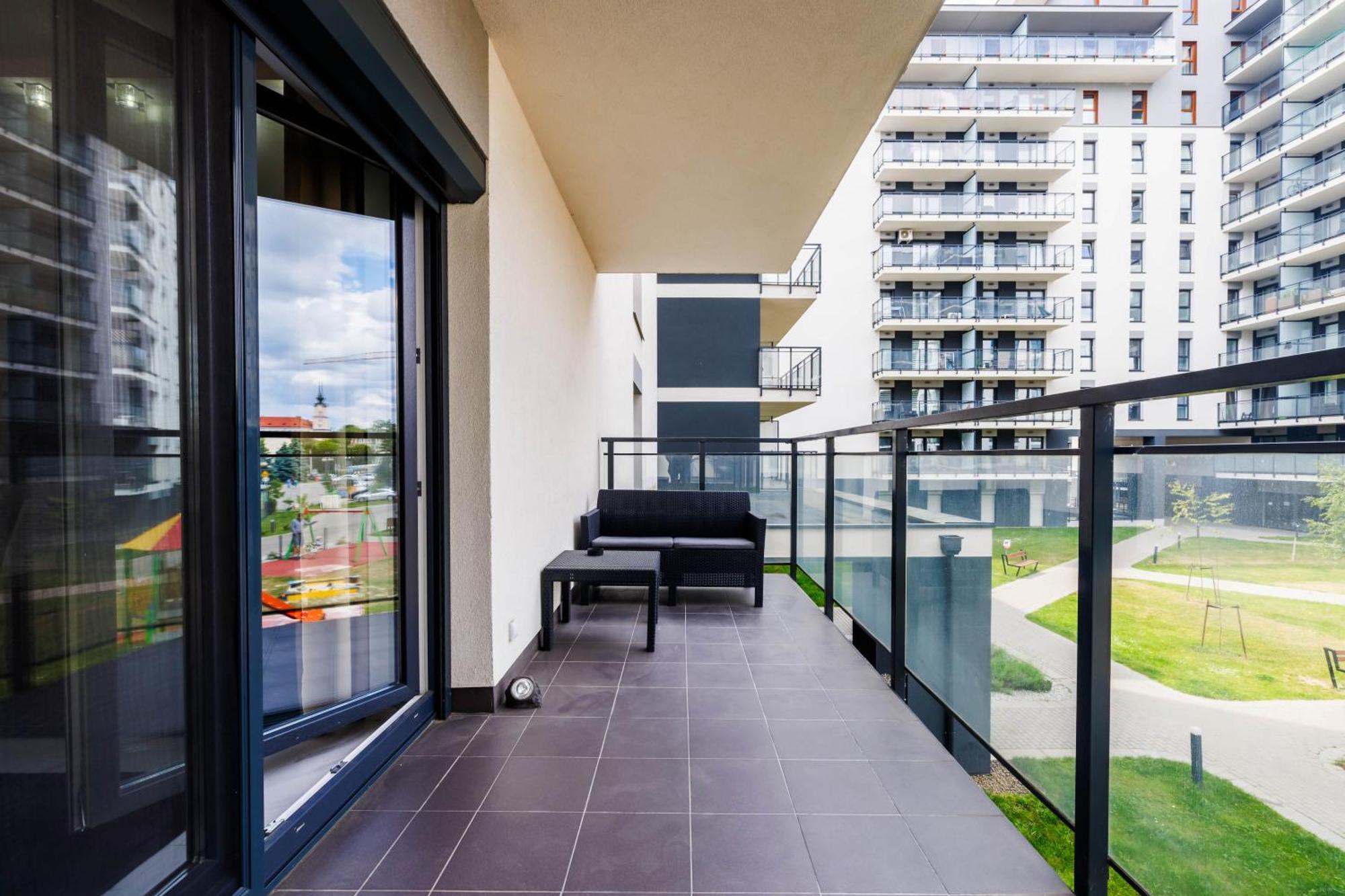 Luxury Apartment With Spa Bath- City Centre, Free Parking Жешов Екстериор снимка