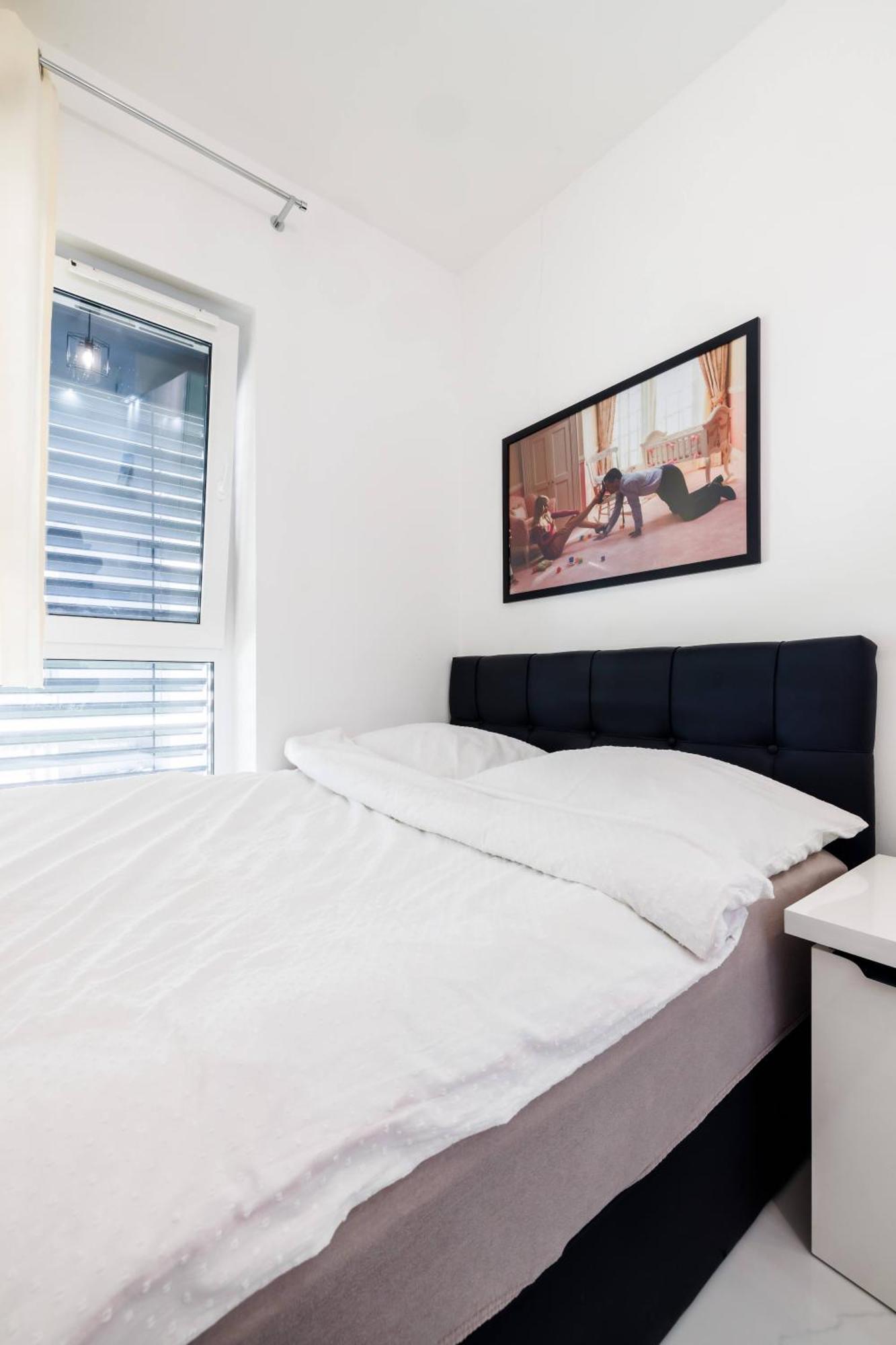Luxury Apartment With Spa Bath- City Centre, Free Parking Жешов Екстериор снимка