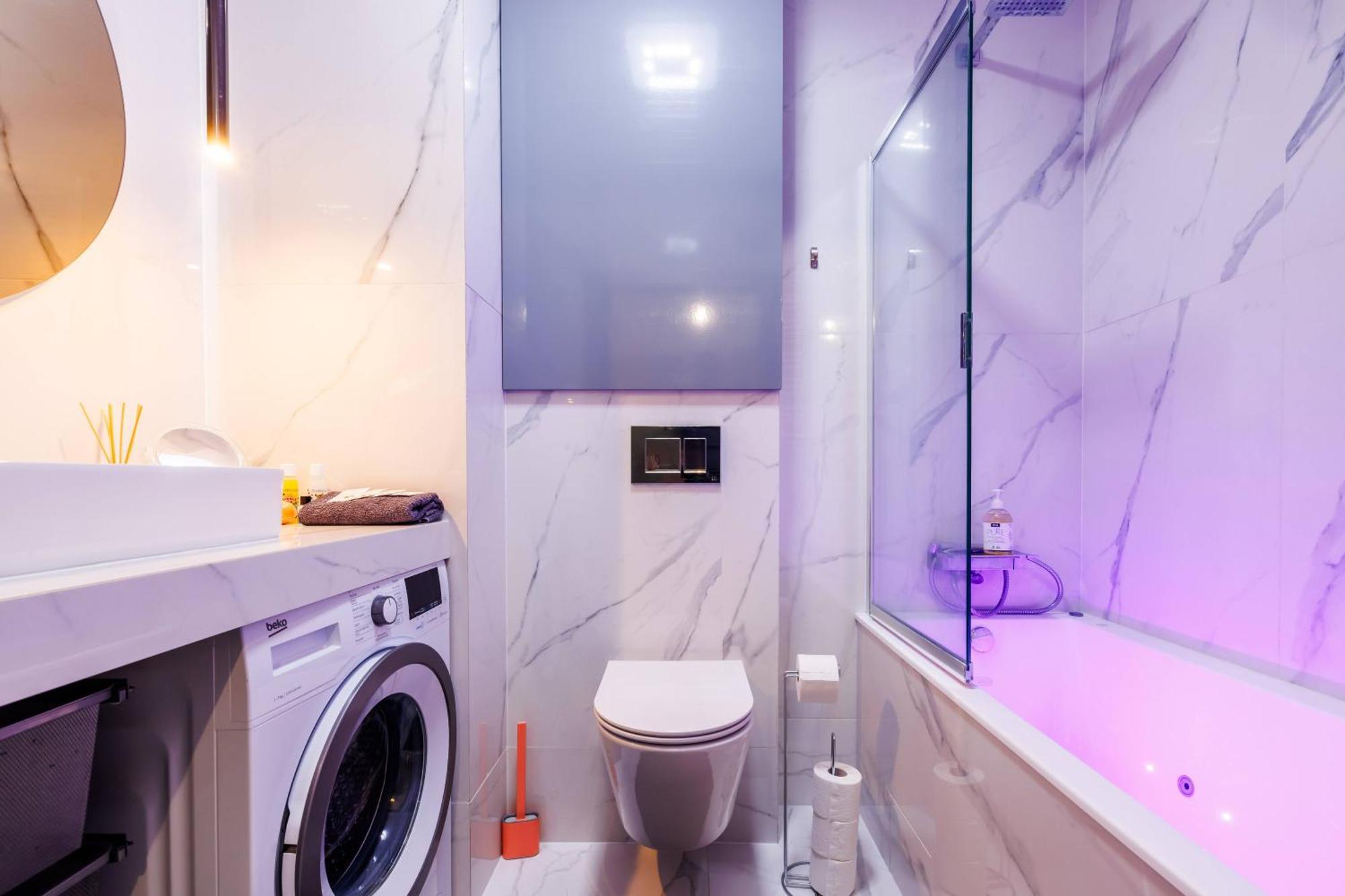Luxury Apartment With Spa Bath- City Centre, Free Parking Жешов Екстериор снимка
