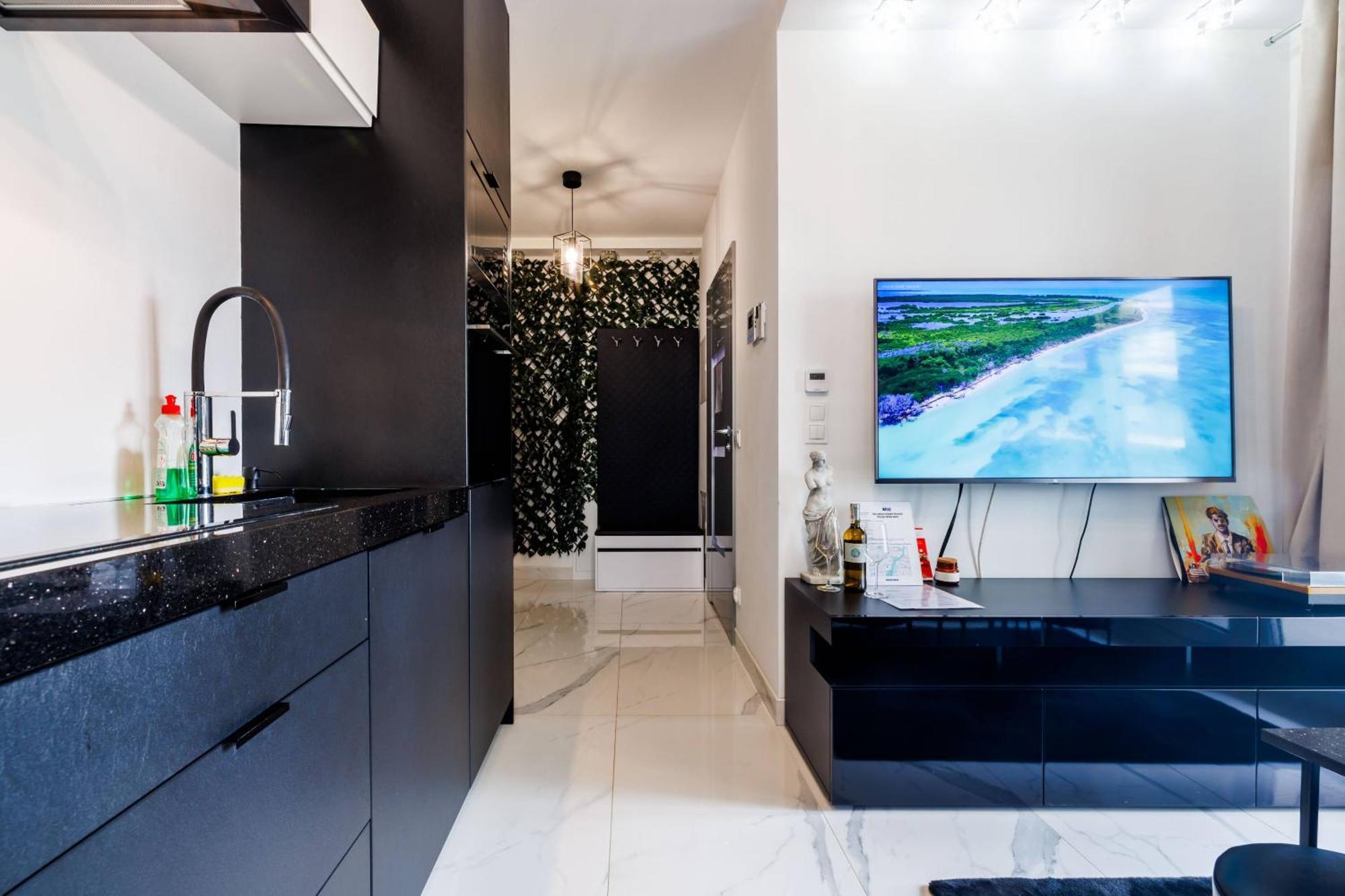 Luxury Apartment With Spa Bath- City Centre, Free Parking Жешов Екстериор снимка
